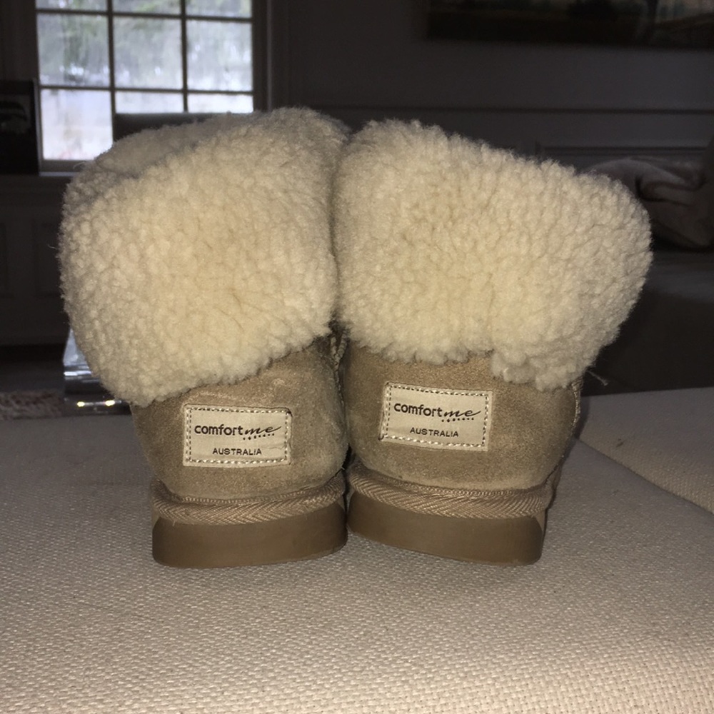 Tan Uggs